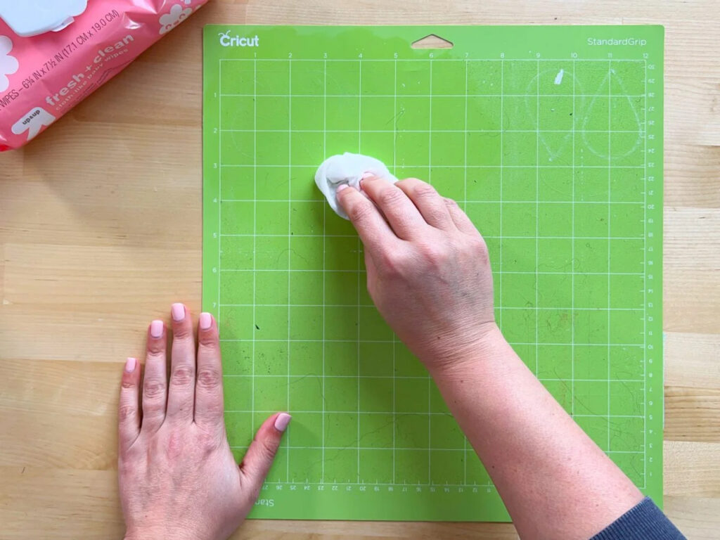 how to clean a cricut mat and make it sticky again